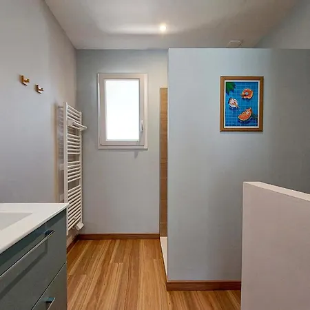 3 Bedroom Beautiful In * La Tremblade