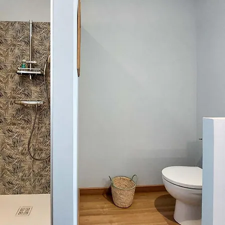 3 Bedroom Beautiful In Casa vacanze La Tremblade